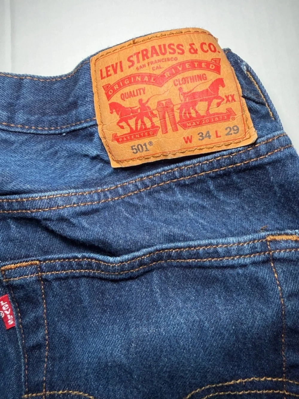 Levis straight leg
